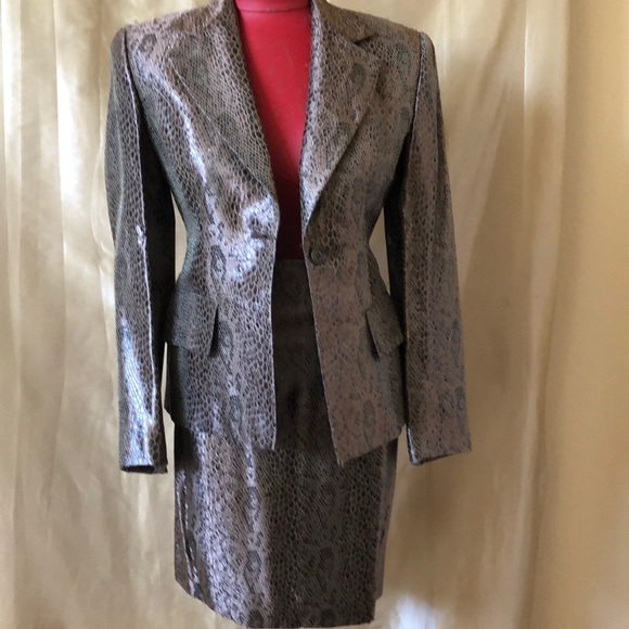 Richard Tyler sneak print